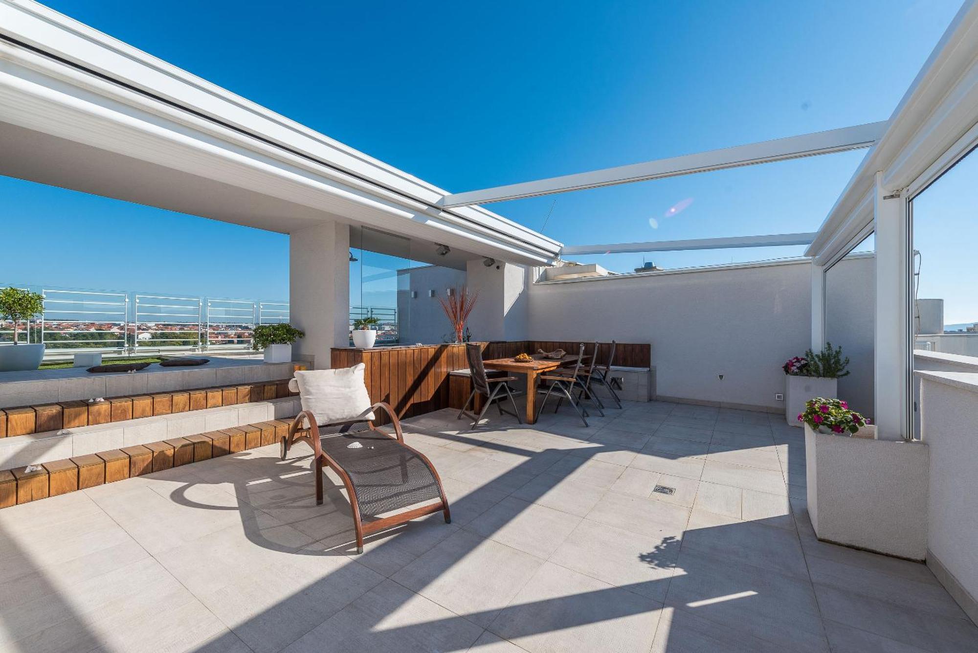 Ferienwohnung Penthouse With Roof Terrace With Jacuzzi Zadar Exterior foto