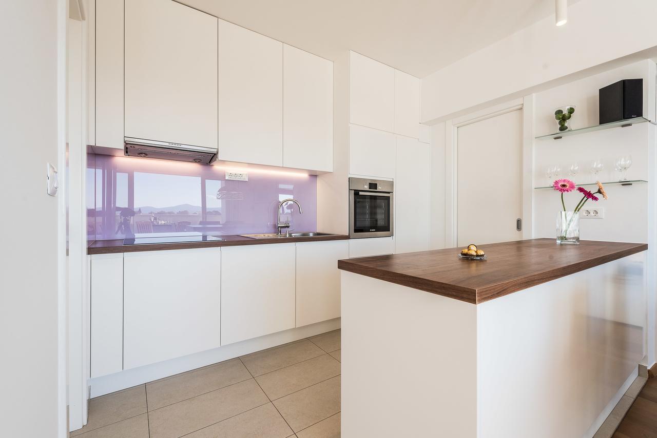 Ferienwohnung Penthouse With Roof Terrace With Jacuzzi Zadar Exterior foto