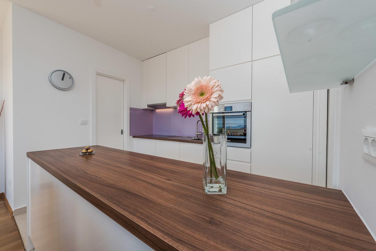 Ferienwohnung Penthouse With Roof Terrace With Jacuzzi Zadar Exterior foto
